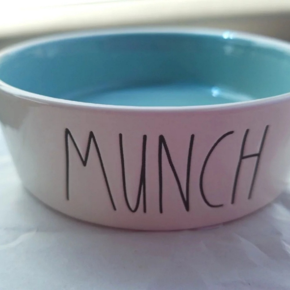 BNWT Rae Dunn Pet Bowl "Munch"